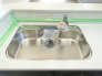 蛇口をひねれば、いつでも美味しい水が飲めるのは大きなメリットです。
ウォーターサーバーやペットボトルをその都度入れるのは大変ですが、シンク内の蛇口から浄水出れば楽に炊事ができますね。