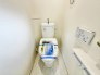 ウォシュレット付きのトイレは1階と2階それぞれに完備しております。