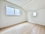 1号棟 勾配天井のため、お部屋が広く感じられそう！