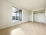 1号棟 主寝室は広々7.7帖ございます。また、全居室収納を完備しておりますのでお部屋を最大限に広くお使い頂けます。