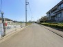 コンビニやスーパーなどの買い物に便利な商業施設が徒歩約１０分圏内にございます。