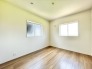 5.25帖の居室。
お子様のお部屋として使う事が多いですが、ワークルームなどにも使えます。