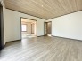 リビングとキッチンがほどよくつながる間取りで、家族のコミュニケーションが自然と生まれる住まいです。お子様の様子を見守りながら調理ができます。