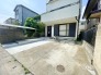 カースペースを増設しましたので2台駐車可能です。