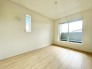 心地よいゆとりを感じる7.5帖の空間は豊かな寛ぎの時間を叶える穏やかな雰囲気に包まれています。
