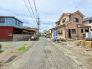 1号棟 両棟36坪以上の開放感ある新築戸建は南東向きで陽当たりも良好です。カースペースは2台駐車可能。是非一度ご覧になってみてください。