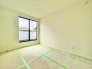 2号棟 余計な装飾を削ぎ落としたシンプルな空間は、住まい手の感性やこだわりを自由に映し出すキャンバスのような場所として、穏やかな調和と心地よい広がりを住まいに提供してくれます。
 2026/06/14m