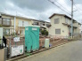 リビングとキッチンがほどよくつながる間取りで、家族のコミュニケーションが自然と生まれる住まいです。お子様の様子を見守りながら調理ができます。