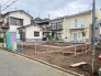 ただいま建築中！青空の下で、あなたの新しい暮らしが着々と形になっています。耐震＋制震の安心構造で、ご家族の毎日をしっかり守る住まい。完成までのワクワクも一緒に楽しめる、“未来が見える”おうちです。