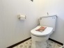窓があるトイレです。
