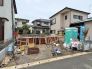 青々としたお空がとても気持ち良いですね明るい住宅は自然と気持ちまで明るくなってきそうです。