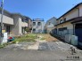 駐車２台可能×特徴的なペニンシュラキッチンを採用しております。
長期優良住宅で耐震等級３を取得しております。