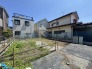 １階は１８帖のLDKとゆとりある水まわりの設計となっています。キッチン横にはパントリー収納もあり、奥様が喜びますね
