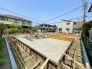 「ただいま建築中！少しずつ形になっていく我が家の成長を見守るワクワク感がいっぱい。完成したら、家族みんなが笑顔になれる“とっておきの場所”になりますように。」