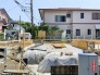 陽当りと開放感に恵まれた立地！穏やかな街並みに新築分譲地が誕生。
周囲の落ち着いた家々と調和する、日当たり良好でスッキリとした敷地が魅力です。整理整頓され、安全管理が行き届いた施工現場も安心のポイント。静かで暮らしやすい永住の地で、ゆとりと笑顔あふれる新生活を叶えましょう。