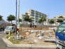 1号棟 青空に映える建築中の住まいは、耐震＋制震の安心仕様。落ち着いた住宅街で、暮らしやすさと静けさを両立できる環境です。これから形になる新しいお家で、家族の“ちょうどいい毎日”を育んでみませんか？完成が楽しみになる一邸です。 2026/07/23m