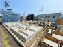 2号棟 現在建築中の新築住宅です。
最新の耐震基準・断熱性能を備えた安心の住宅仕様。
完成後の内覧予約も承っていますので、ぜひお問合せください。 2026/07/23m