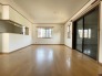 リフォーム前写真。
リビング約15帖に続き間に4.5帖のお部屋があります。