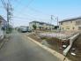 1号棟 夜間でも街灯が設置されているため、防犯面でも安心感のある住環境となっています