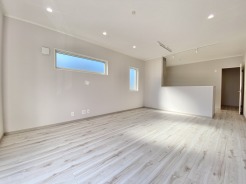 対面式キッチンは家族の会話が増える素敵な空間です。こちらのキッチンで美味しいお料理と素敵な思い出をご一緒にどうぞ。