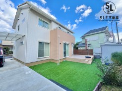 土地70坪超えの駐車3台以上可能な南庭付きの中古戸建のご紹介です。
施主様こだわりの注文住宅是非ご覧ください。