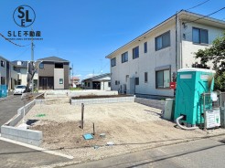 【駐車並列3台可能】毎日の暮らしに嬉しい並列駐車スペースをしっかり確保。