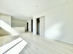 【即日予約可】都市ガス♪「本厚木駅徒歩圏」×「小中学校徒歩10分」の新築戸建