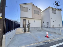 1号棟 暮らしに嬉しい並列駐車スペースをしっかり確保