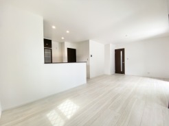 ※写真は同じ施工例(モデルハウス)であり、実際の販売物件とは異なります。詳細につきましては、ぜひお気軽にお問い合わせ下さい。