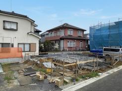 現在建築中の新築住宅です。
最新の耐震基準・断熱性能を備えた安心の住宅仕様。
完成後の内覧予約も承っていますので、ぜひお問合せください。