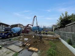 現在建築中の新築住宅です。
最新の耐震基準・断熱性能を備えた安心の住宅仕様。
完成後の内覧予約も承っていますので、ぜひお問合せください。