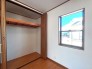 各居室に収納付、ナチュラルな木目調の収納扉はどんな家具にもマッチして、居心地の良いプライベートタイムを演出します。
