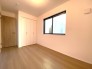 1号棟 各部屋にはクローゼットを完備しています！収納が多いお家はすっきりして快適空間です。
