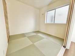 厚木市鳶尾1丁目