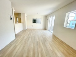 家族が自然と集まる広々としたリビングは、毎日の暮らしを豊かにしてくれます。