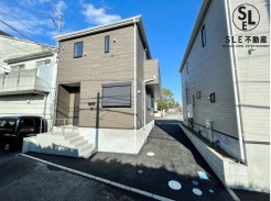 お財布に優しい都市ガス採用しております。両面道路となっておりますので、通風も良好な住宅となっております。