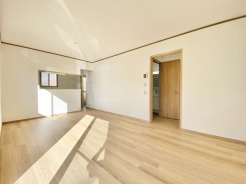 料理をしながらリビングにいる家族との会話を楽しめる、対面キッチン◎