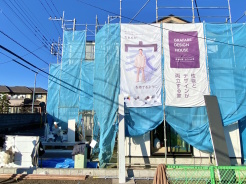 1号棟 完成が待ちきれませんね。厚木市関口に佇む新築戸建(全2棟)のご紹介です。