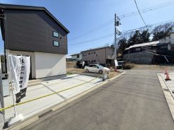 駐車にストレスを感じることの少ない道路幅員約4.5m