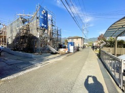 ◆建築基準法に定められた、「数百年に一度発生する地震に対して、倒壊、崩壊しない。」という基準から、さらに1.5倍の耐震力を達成しています。
・断熱等性能等級の「5」を標準取得