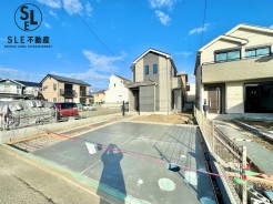 カースペース2台可能
玄関先にちょっとしたお庭スペースも設けられます。
ファミリータイプの4LDK