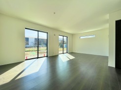 家族団らんの時間と会話も増えそうなくつろぎのリビングは約20.5帖