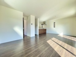 ご家族みんながゆったりくつろげる広々リビングは約20.5帖