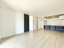 秦野市曽屋1丁目