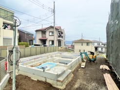 お庭では趣味を活かした家庭菜園やガーデニングに使用ができます。