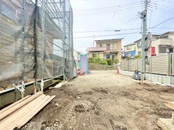 駐車スペースは並列2台可能