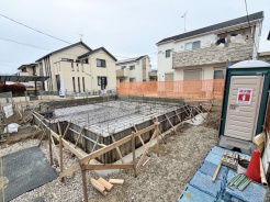 南西角地の魅力的な立地で、カースペース2台などこだわりのある仕様の新築戸建。まずは一度現地をご覧になってみてください。