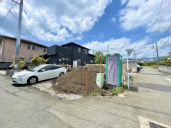 陽当り・通風が良好な邸宅です。閑静な住宅街のため、お子様のいるご家庭も安心です。