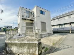 カースペース有・庭付き・3方向角地
外壁塗装・屋根塗装工事予定。