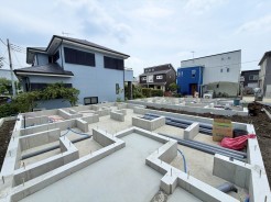 地盤保証20年付きになります。第三者機関による「設計・建設住宅性能評価」取得物件になります。長期優良住宅のため、安心してお住まい頂けそうです。